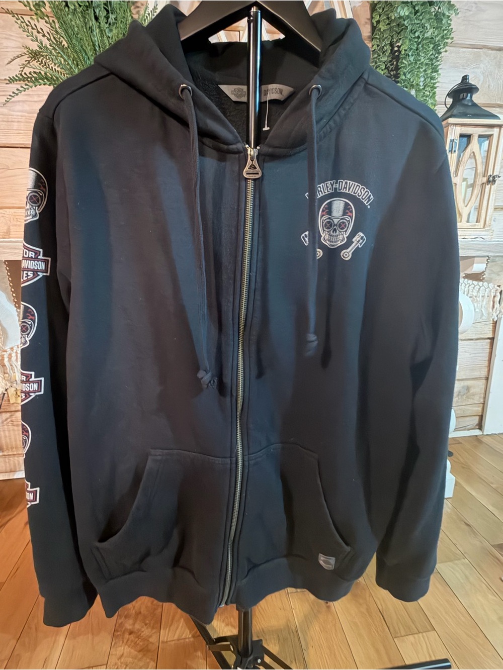 Harley-Davidson Black Zip-Up Hoodie with Skull Motif